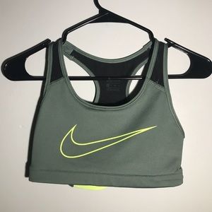 CLASSIC NIKE SPORTS BRA